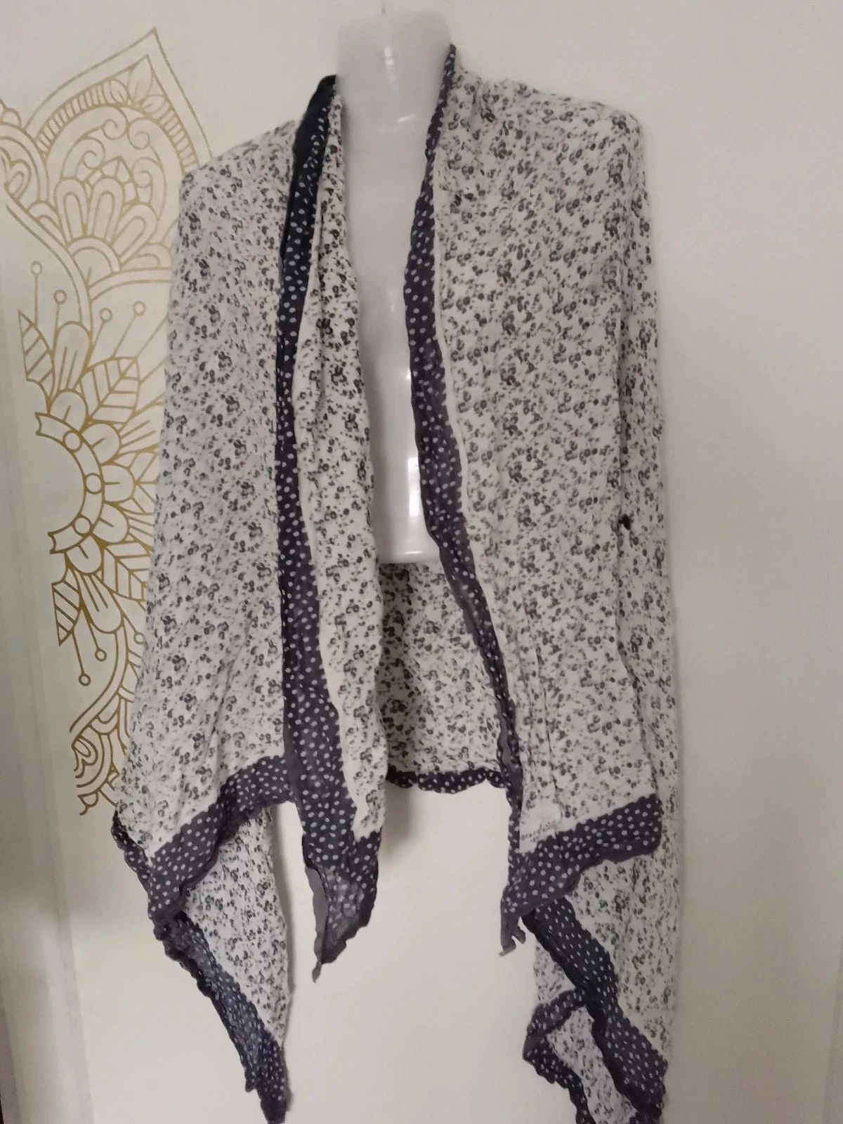 Grand châle fleuri en coton